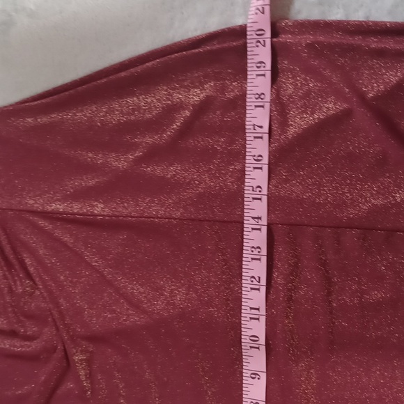 Triuhuology Women's Dress Size 10 Shimmery Red Dress With Ruching NWOT.   - Picture 7 of 11